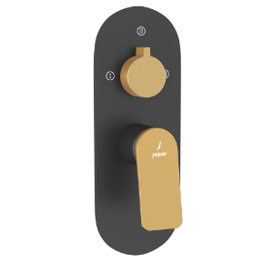 الصورة: مجموعة الأجزاء المكشوفة لخلاط شاور بذراع واحد أكواماكس - الذراع: ذهبي مطفي PVD | الجسم: أسود مطفي